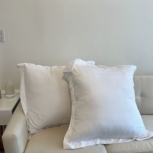 LUXURY OVERSIZED WHITE PILLOWS